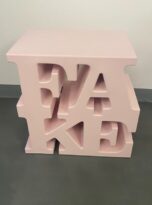 fake-tavolino-rosa